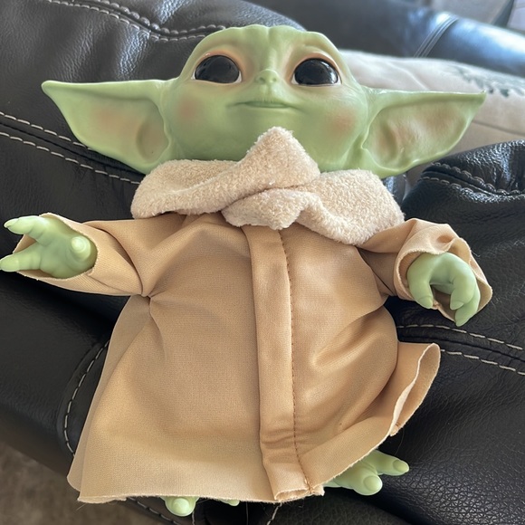 Star Wars Plush Mandalorian the Child Star Wars Toy - Picture 3 of 3